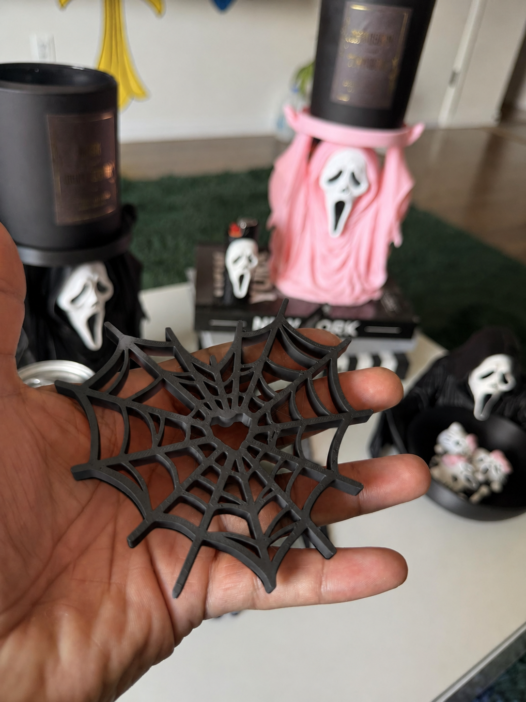 Black heart-shaped spiderweb coaster color option